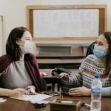 Jak napisać dobrą rozprawkę z tezą: przewodnik dla uczniów i studentów